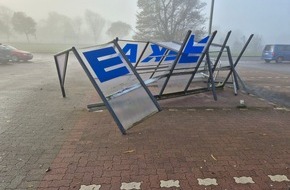 Polizeidirektion Flensburg: POL-FL: Verkehrsunfall mit Fahrerflucht - Zeugen gesucht!