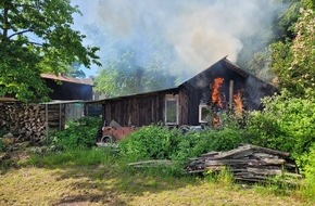 Kreisfeuerwehr Rotenburg (Wümme): FW-ROW: Gartenlaube brennt in Moordorf