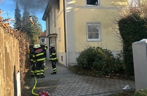 Feuerwehr München: FW-M: Kühlschrank in Flammen (Laim)