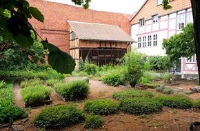 Göttingen Tourismus und Marketing e.V.: Stadtrundgang: Gärten und Höfe in der Altstadt