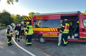 Feuerwehr Ense: FW Ense: Zugübung des 1. und 3. Zuges - Einheiten üben die Zusammenarbeit auf "Haus Füchten" in Hünningen