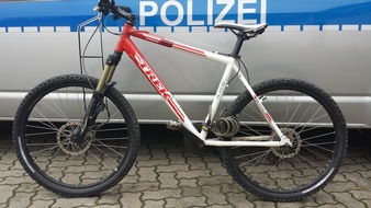 Polizeiinspektion Hameln-Pyrmont/Holzminden: POL-HM: Suche nach Drogen - Zufallsfunde bei Wohnungsdurchsuchung