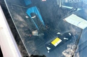 Polizeipräsidium Westpfalz: POL-PPWP: Wer hat die Windschutzscheibe beschädigt?