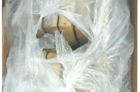 Zollfahndungsamt Essen: ZOLL-E: Kokain in Bananenkisten - Zollfahndung Essen stellt 100 kg Kokain in Lieferung Bananen sicher