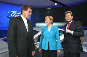 Ford-Werke GmbH: Angela Merkel am Ford-IAA-Stand