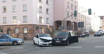 Polizeipräsidium Westpfalz: POL-PPWP: Kollision auf der Ampel-Kreuzung