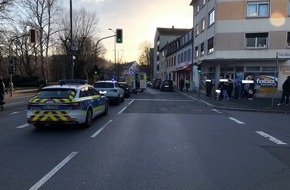 Polizeipräsidium Westpfalz: POL-PPWP: Fußgänger bei Verkehrsunfall verletzt