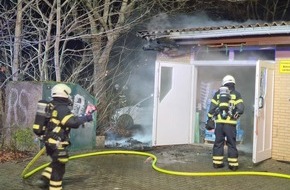 Polizei Wolfsburg: POL-WOB: Brand eines Papiercontainers greift auf Paritätisches Sozialzentrum über - 30.000 Euro Schaden