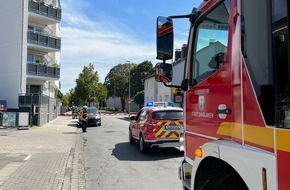 Feuerwehr Dinslaken: FW Dinslaken: Unbekannte Flüssigkeit löst mehrstündigen Feuerwehreinsatz aus