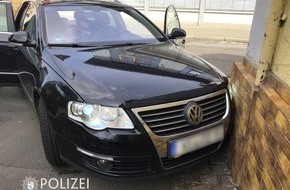 Polizeipräsidium Westpfalz: POL-PPWP: Auffahrunfall endet an Hauswand