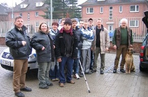 Polizeiinspektion Nienburg / Schaumburg: POL-NI: Behinderte Menschen besuchen die Nienburger Polizei - Bild im Download -