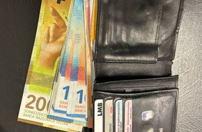 Hauptzollamt Ulm: HZA-UL: Zoll stoppt zweifachen Bargeldschmuggel