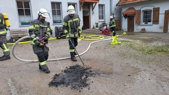 FW-WRN: FEUER_3 - LZ1 - LG2 - Ldf - Rauchentwicklung im Gebäude // Einweiser vor Ort&quot;