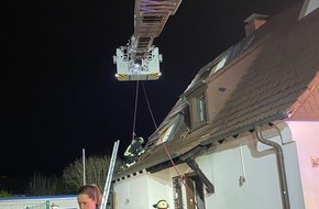 Feuerwehr Dortmund: FW-DO: Die Feuerwehr konnte nach Vollbrand des Schlafzimmers zwei Katzen nur noch tot bergen.