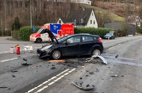 Kreispolizeibehörde Oberbergischer Kreis: POL-GM: Verkehrsunfall fordert zwei Verletzte