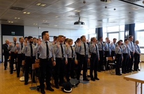 Polizei Rheinisch-Bergischer Kreis: POL-RBK: Rheinisch-Bergischer Kreis - 35 neue Polizistinnen und Polizisten für die Kreispolizeibehörde