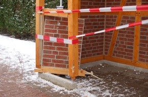 Polizeiinspektion Nienburg / Schaumburg: POL-STH: Verkehrsunfallflucht in Lindhorst