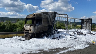 Autobahnpolizeiinspektion: API-TH: Sattelzug brennt vollständig aus