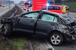 Feuerwehr Oberhausen: FW-OB: Schwerer Verkehrsunfall auf der Autobahn A2