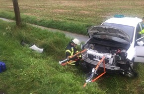 Freiwillige Feuerwehr Lügde: FW Lügde: Technische Hilfe Verkehrsunfall / 3 verletzte Personen
