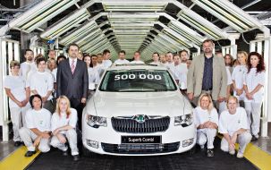 Skoda Auto Deutschland GmbH: Produktionsjubiläum im SKODA Werk Kvasiny: 500.000ster Superb läuft vom Band (BILD)