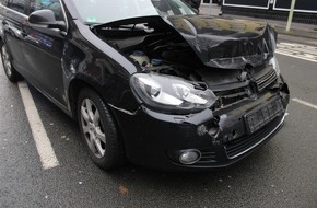 Polizei Hagen: POL-HA: Auffahrunfall mit zwei verletzten Beifahrerinnen