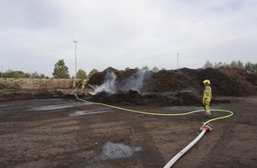 Feuerwehr Ratingen: FW Ratingen: Feuermeldung in Gewerbebetrieb