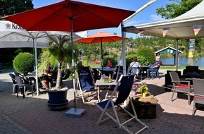 JANE UHLIG PR Kommunikation & Publikationswesen: Saisonstart Ferienpark am Birnbaumteich: Neueröffnung der Gaststätte mit Grillgenuss und Musik