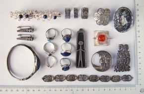 Polizeiinspektion Cuxhaven: POL-CUX: Wem gehört der sichergestellte Schmuck? - (Fotos in der digitalen Pressemappe)+ Raser und Drängler auf A 27 unterwegs - Polizei ermittelt + Einbrüche u.a.