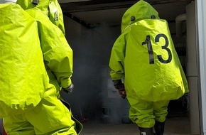 Feuerwehr Velbert: FW-Velbert: Feuerwehr Velbert &uuml;bt Gefahrguteinsatz