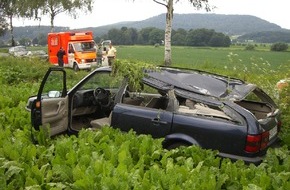 Polizeiinspektion Hameln-Pyrmont/Holzminden: POL-HOL: Landesstraße 550 - Gemarkung Fürstenberg: Unaufmerksam - Mit PKW überschlagen - Fahrerin blieb unverletzt -