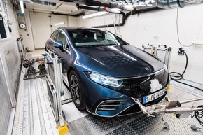 Mercedes-Benz EQS 450+ ist Langstreckenkönig / ADAC Test zeigt Reichweite und Langstreckentauglichkeit von Elektroautos im Winter / Auch Modelle im mittleren Preissegment können überzeugen