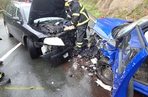 Feuerwehr Plettenberg: FW-PL: 2 Verkehrsunfälle, ein Kleinbrand und eine Ölspur innerhalb von zweieinhalb Stunden