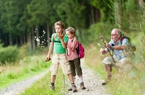 BKK Pfalz: Kooperation Let's go - Familien, Kids und Kitas: Wanderinitiative für Kinder