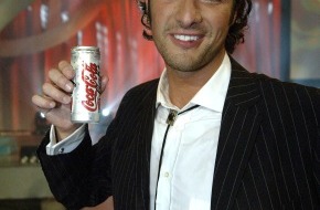 Coca-Cola Schweiz GmbH: Sperrfrist: Nick Karry gewinnt internationale "Coke light Mann"-Wahl