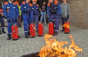 Freiwillige Feuerwehr Bedburg-Hau: FW-KLE: Feuerwehrhelden von Morgen: Spannende Ausbildung von Brandschutzhelfern in der Jugendfeuerwehr Bedburg-Hau
