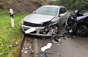 Polizeidirektion Trier: POL-PDTR: Verkehrsunfall mit 4 leichtverletzen Personen