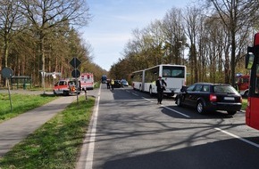 Polizeiinspektion Nienburg / Schaumburg: POL-NI: Auffahrunfall an Bushaltestelle