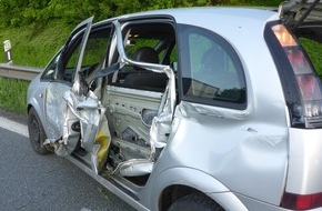 Polizei Bielefeld: POL-BI: Ungewöhnlicher Verkehrsunfall auf dem Beschleunigungsstreifen