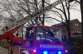 Feuerwehr Schermbeck: FW-Schermbeck: Sturmschaden "Alte Dorstener Straße"