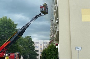 Feuerwehr Dresden: FW Dresden: Balkonbrand in Mehrfamilienhaus
