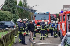 Kreisfeuerwehrverband Calw e.V.: KFV-CW: Wohnungsbrand in Calw-Heumaden forderte Einsatzkräfte. Drei Menschen erleiden Rauchgasvergiftung. Ein Hund stirbt.