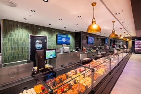 Pressemitteilung | Jacqueline Bila und Marktleiter David Pietrusiak eröffneten Marktkauf Sundern