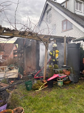 KFV Bodenseekreis: Schuppen im Vollbrand am Funkensonntag