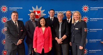 Polizeiinspektion Northeim: POL-NOM: F&uuml;hrungswechsel und neue Wege: Polizeikommissariate Uslar und Bad Gandersheim unter neuer F&uuml;hrung - Dienststelle in Bad Gandersheim vor Umzug in moderne Liegenschaft