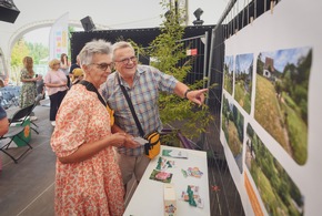 Schotter, Steilhang, Albtraumgarten: Eifeler Familie gewinnt Gartenplanung mit TV-Gärtnerin Nicole Johag