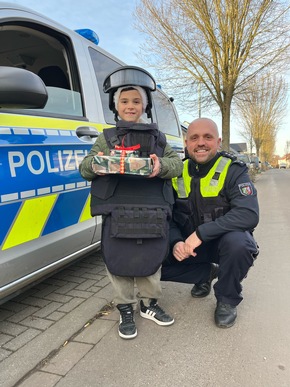 POL-DN: Große Resonanz beim Weihnachtsmalwettbewerb der Polizei Düren