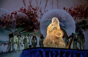 MCT Agentur GmbH: Björk bringt ihre Cornucopia-Show für zwei Termine nach Deutschland!
