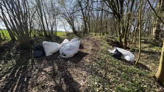Polizeidirektion Ratzeburg: POL-RZ: Erneute Abfallentsorgung auf einem Feldweg - Polizei sucht Zeugen