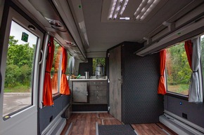 Eberhardt TRAVEL: Neuer Bus für Rollstuhlreisen geht auf Tour in Europa